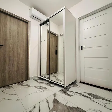 Ksiazecy -3 Sypialnie, 3 Bedrooms - Klimatyzacja דירה